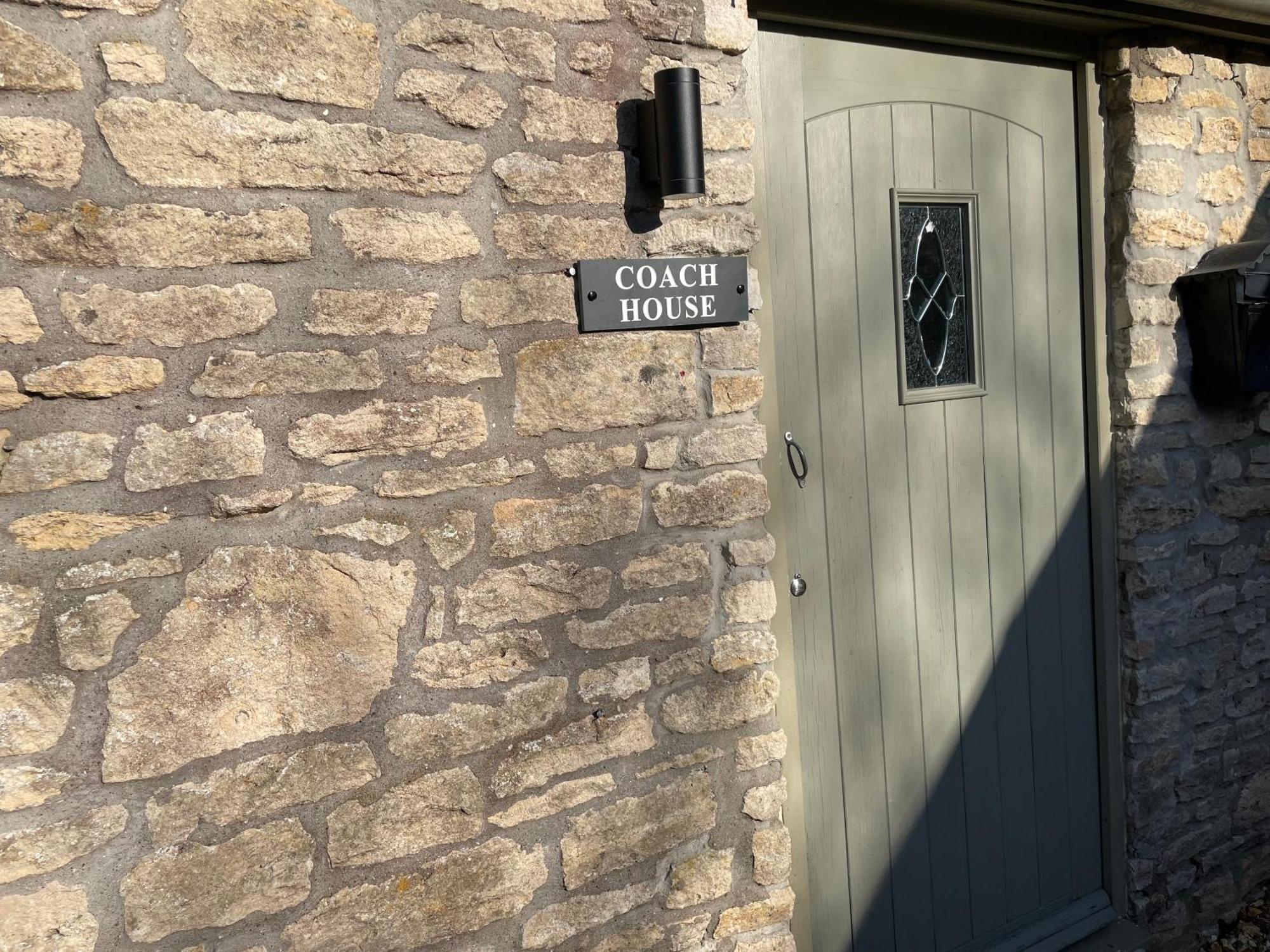 Villa The Coach House At Old Hundred Courtyard Tormarton Exterior foto