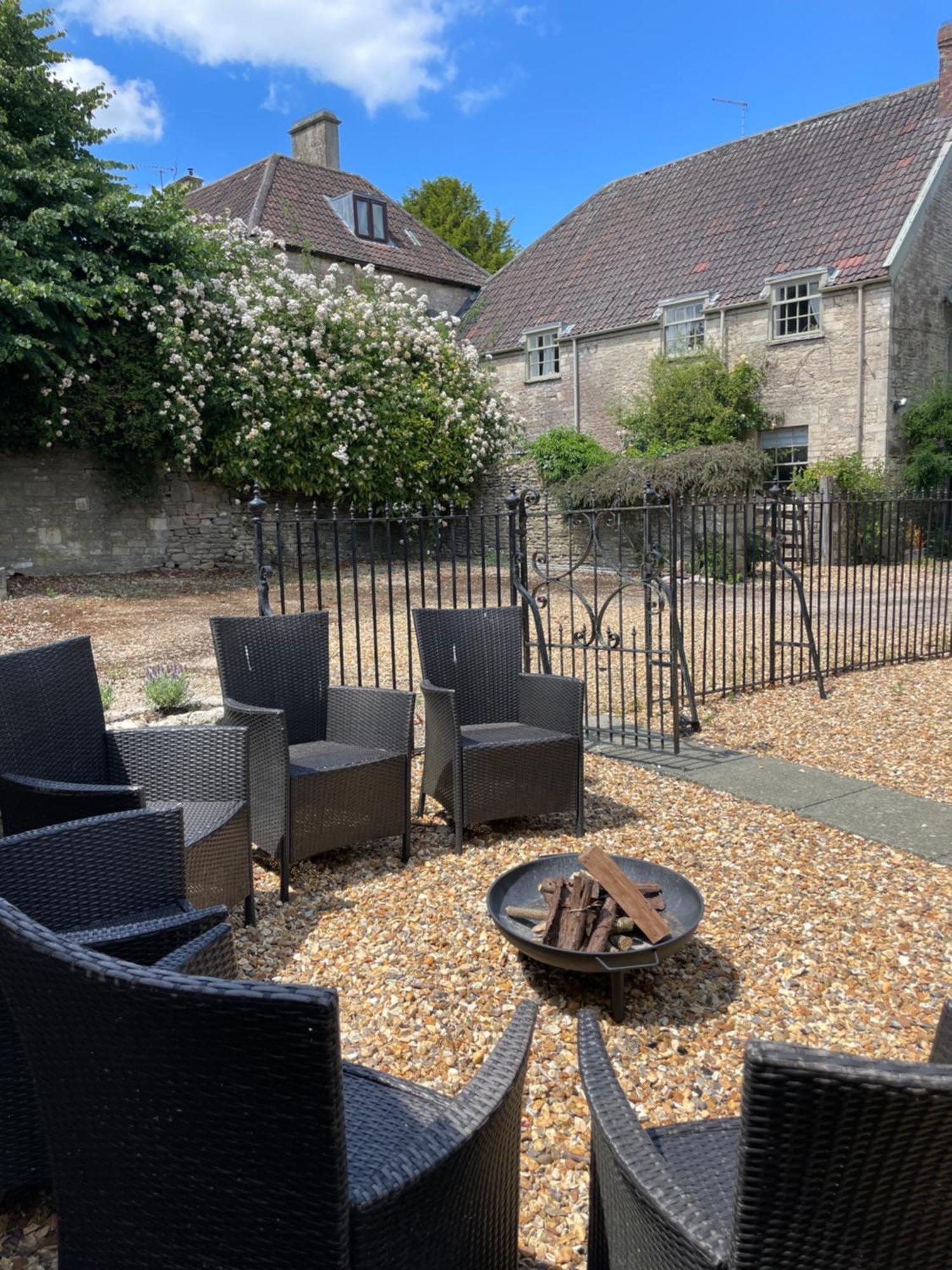 Villa The Coach House At Old Hundred Courtyard Tormarton Exterior foto
